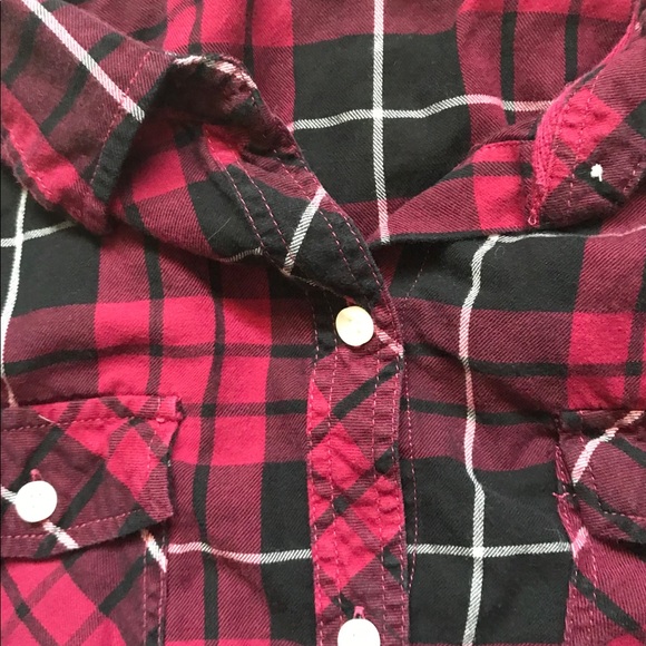 SOLD Torrid red camp shirt - Picture 4 of 6